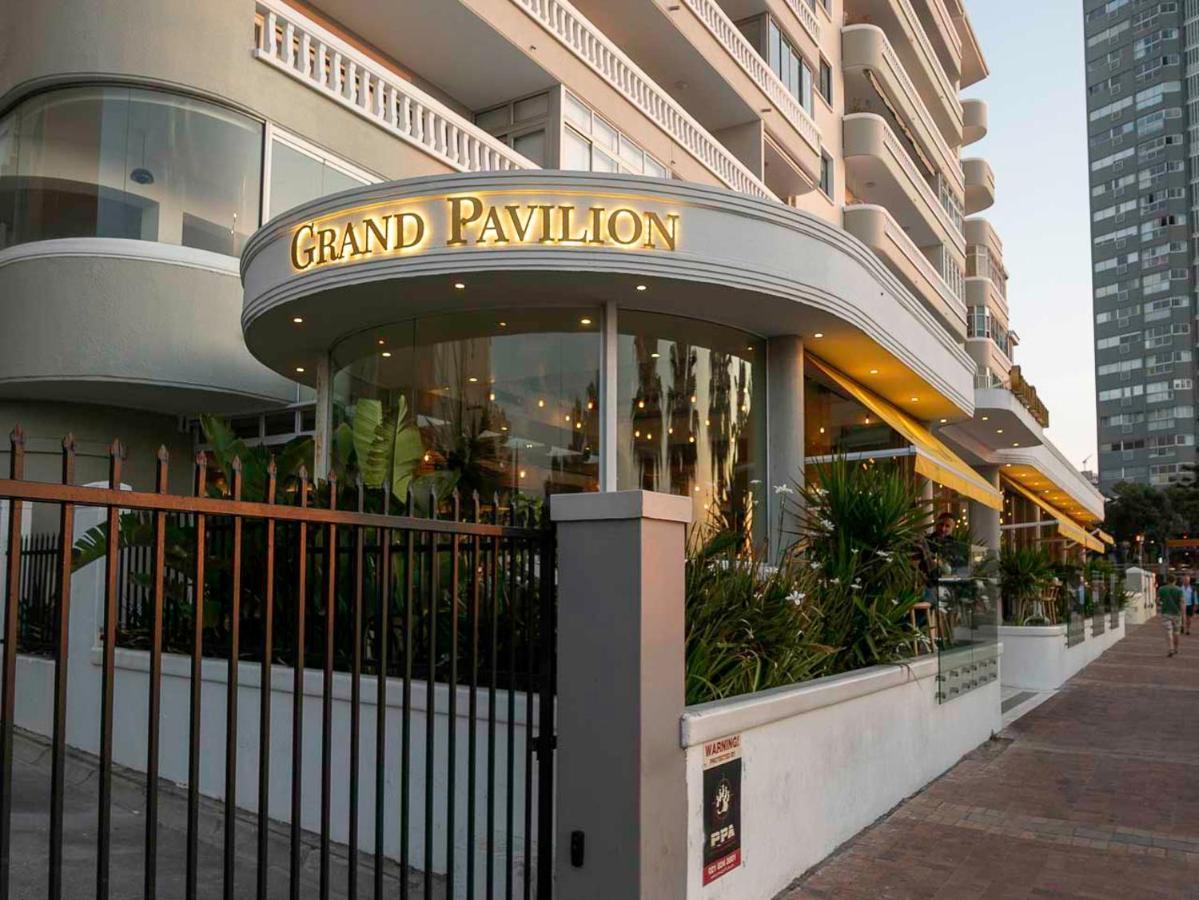 Flamingo Sea Point: Luxury Sea View Apartment