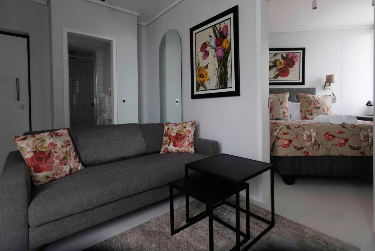 Flamingo Sea Point: Luxury Sea View