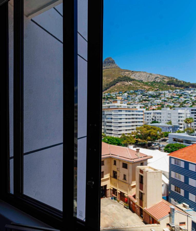 Flamingo Sea Point: Luxury Sea View * Cape Town