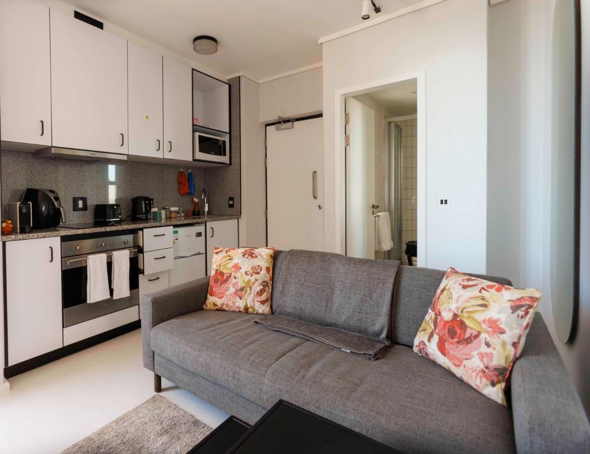 Flamingo Sea Point: Luxury Sea View