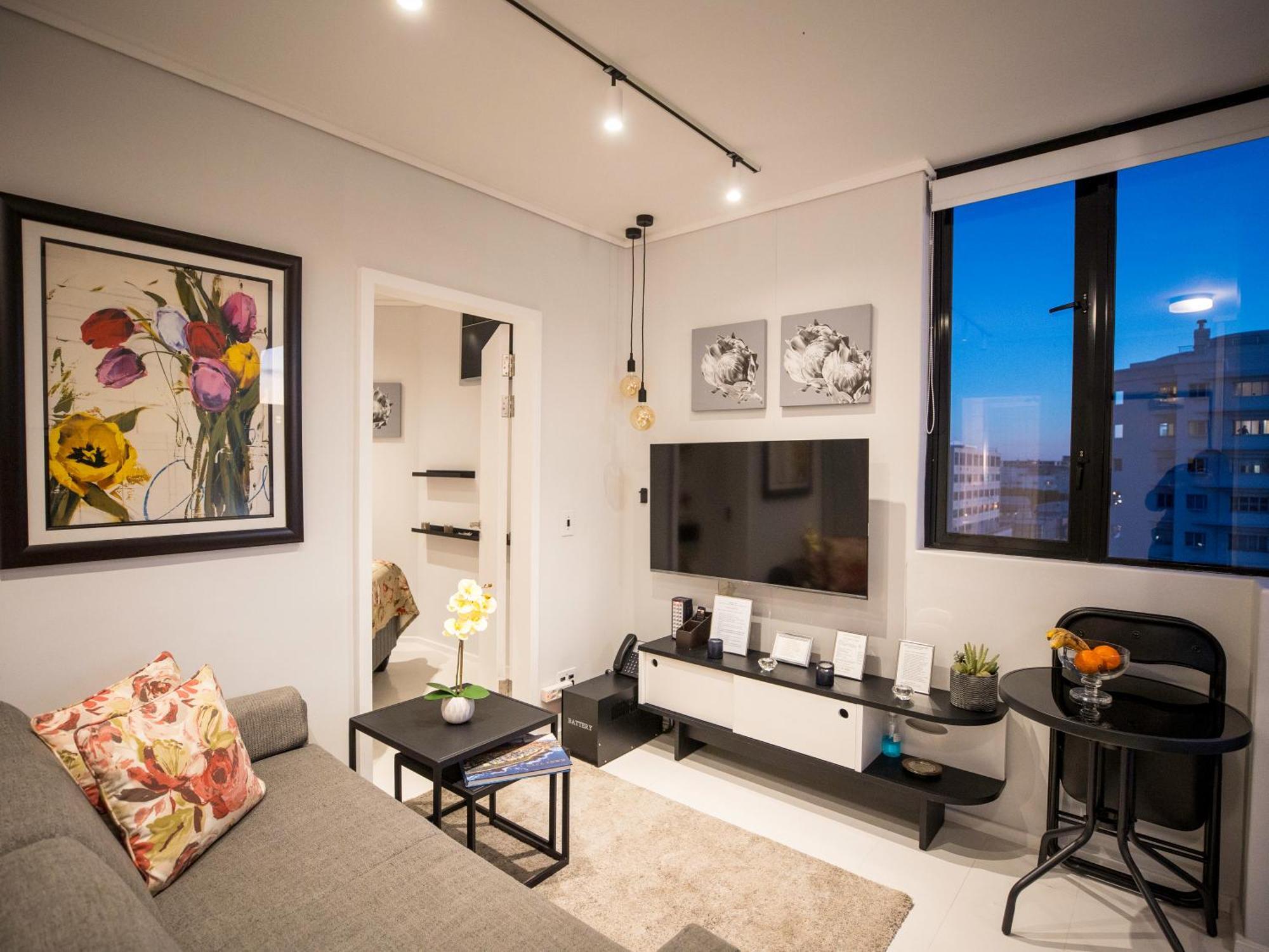 Flamingo Sea Point: Luxury Sea View * Cape Town